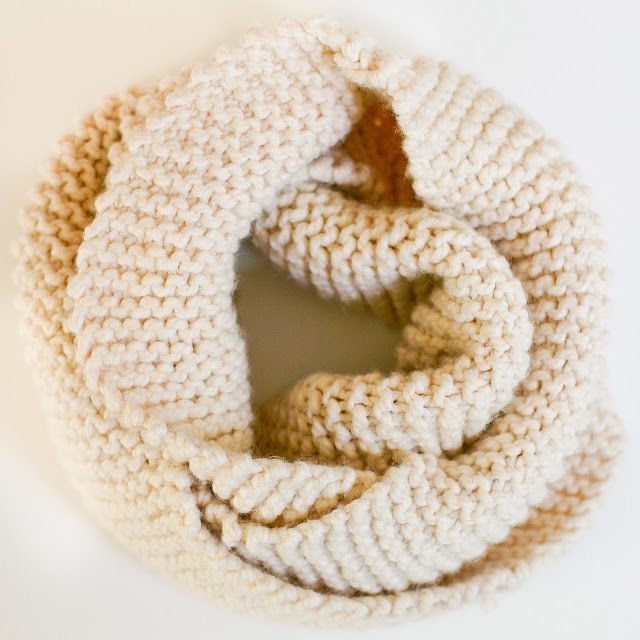 The Katy Cowl - An Easy Chunky Knit Pattern