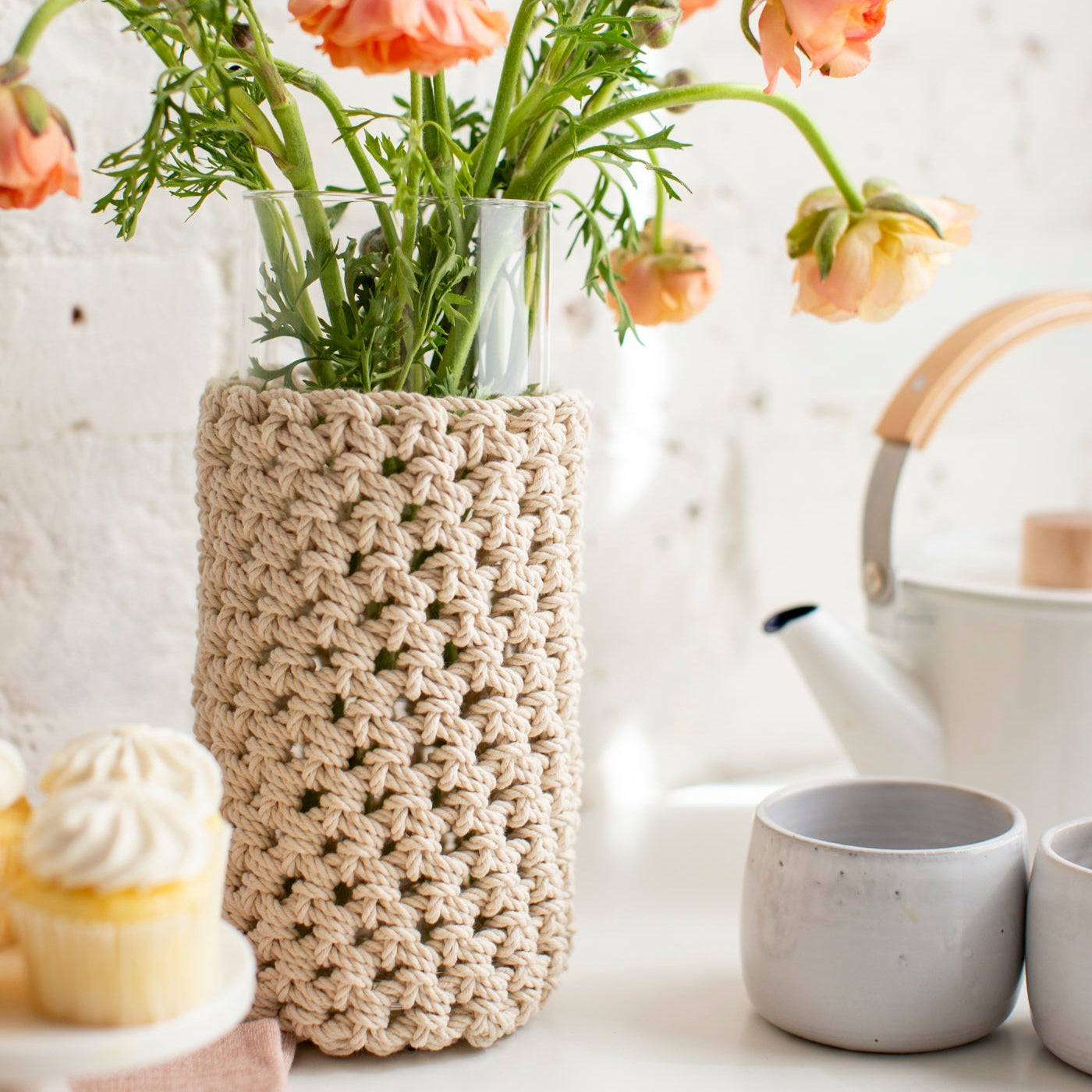 Marta Vase Close-Up